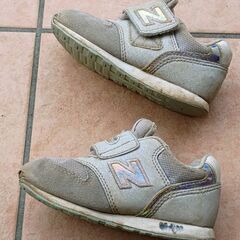 白×キラキラ☆NewBalanceスニーカー15cmの画像