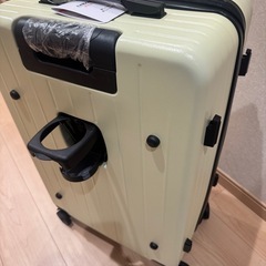 新品 キャリーケースの画像