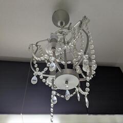 IKEAシャンデリア照明の画像