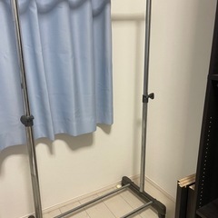 ハンガーラック　2つ