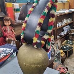 ●カウベル cowbell 特大 鐘鈴 家畜の首につける 牛鈴（顔の大きさぐらい）　アンティーク レトロ ヴィンテージの画像