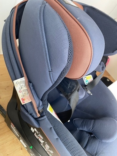 エールべべ　クルットＲ　チャイルドシート