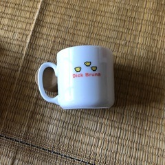 ミッフィータッパーとマグカップの画像