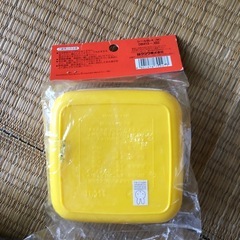 ミッフィータッパーとマグカップの画像