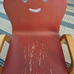 キコリの小イス　赤　子ども用椅子の画像