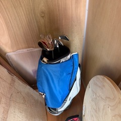 ゴルフバッグとゴルフクラブ