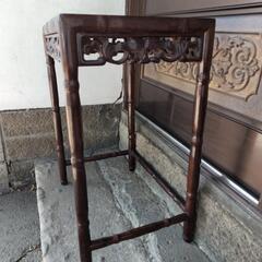 唐木飾り台　小テーブル　幅約47cm 奥行約33cm 高さ約61cmの画像