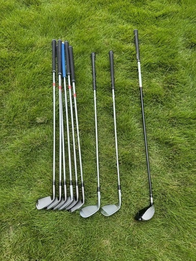 TaylorMadeのアイアンセットとウッド、ウエッジ