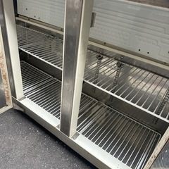 コールドテーブルです。商談中です。の画像