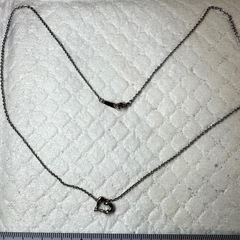 ペリドット付きオープンハートネックレス
の画像