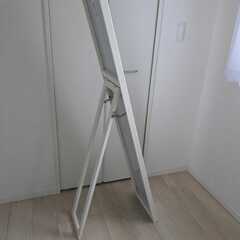 IKEA FLAKNAN スタンドミラーの画像