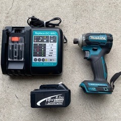 Makita - マキタインパクト18v中古 中古品】☆Makita/マキタ 18v充電式インパクトドライバ充電器