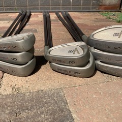  テーラーメイド　アイアン　8本　右　TaylorMade V721   FORGEDの画像