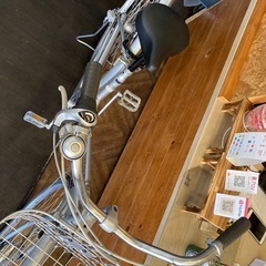 【 SALE！7月末まで防犯登録無料！ LEDオートライト】内装3段　27インチ自転車　シルバーの画像
