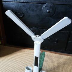 ダブルヘッド LED充電式デスクランプ の画像