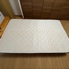 【7/17まで】セミダブベッドマットレス、フレーム