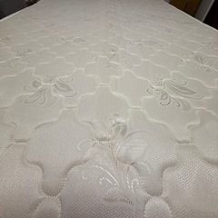 【7/17まで】セミダブベッドマットレス、フレームの画像