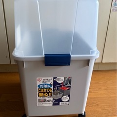 20Lポリタンク用ボックス キャスター付 フタ付