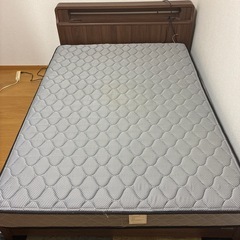 ダブルベッド