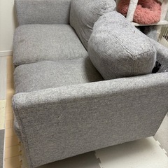 ニトリ2人掛けソファーの画像