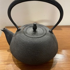 南部鉄器のやかんの画像