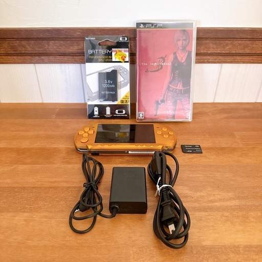 PSP-3000 実働品 本体+充電器+メモリーカード4GB+バッテリー新品