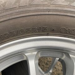 195/65R15 東北6県無料配送対応‼️爆安‼️最終値下げ‼️②バリ溝❗ 国産 ブリジストン製❗アルミ付き 国産 タイヤ !!　冬　タイヤ プリウス PCD100の画像