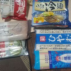 カップ麺、袋めん　乾麺の画像
