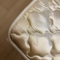 ダブルベッド　フレーム＋マットレスの画像