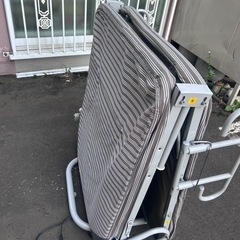 折りたたみ式シングルベッド（サイズ調整可能・良好品）の画像