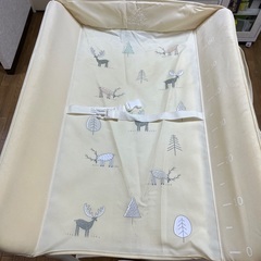 オムツ交換台の画像