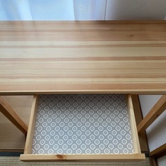 IKEA テーブル　バッテルンの画像