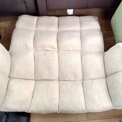 ★リユースのサカイつくば店★TK5844  2人掛けソファ ベージュ H61×D49～93×W110 クリーニング済みの画像