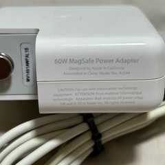 Apple純正　60W MagSafe Power Adapterの画像