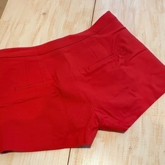 希少品！ZARA 赤色ショートパンツの画像