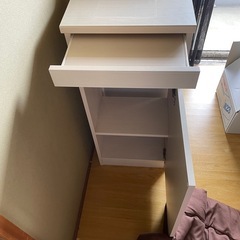 収納棚の画像