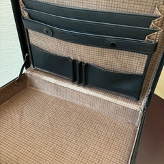レトロなアタッシュケースの画像
