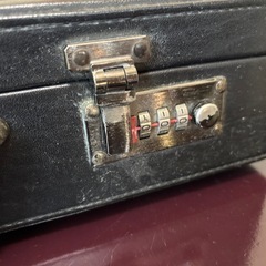 レトロなアタッシュケースの画像