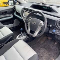 総額43.8万円 トヨタ アクア S 車検2年 HV車 7万キロ台 プッシュスタート バックモニターの画像