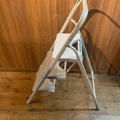 3段脚立の画像