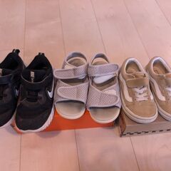 NIKE　VANS 　newbalance　 zara 　無印　adidas靴の画像