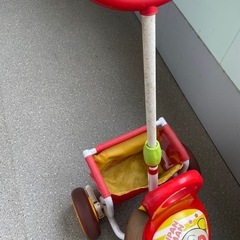 アンパンマン三輪車の画像
