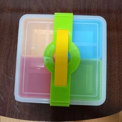 お弁当箱(運動会やピクニック用)の画像