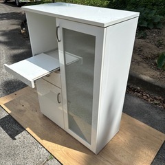 💥福岡市内配送設置対応🌈　ニトリ レンジボード 食器棚 キッチンボード 白 ホワイト シンプルの画像