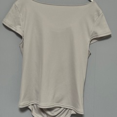 シャーリング　トップス　ギャザー　Tシャツ きれいめ　　ブラウス　ドレープネックの画像