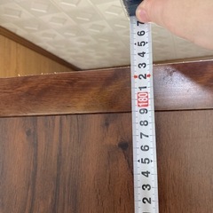 ガラスウィンドウ付き収納棚の画像