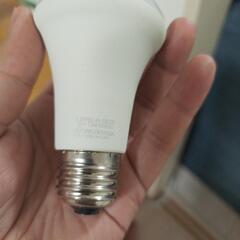 アイリスオーヤマLED電球　電球色　人感センサの画像