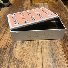 クッキーの缶の画像