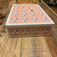 クッキーの缶の画像