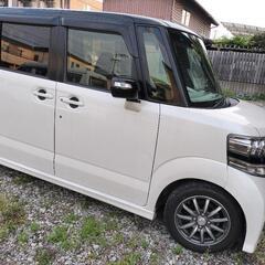 N-BOX カスタム 黒×白ツートンカラーの画像